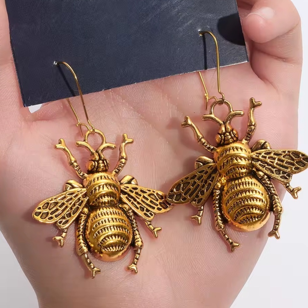 New! 🎁 Gold Honey bee vintage color Dangle Earrings - Picture 5 of 10
